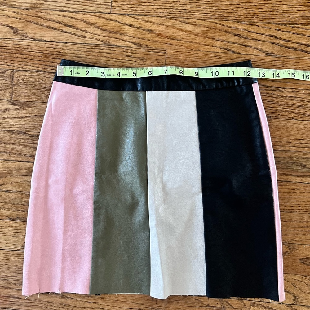 Leather patched pencil skirt